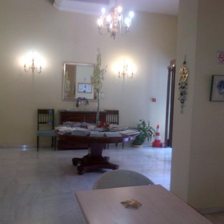 Efplias Hotel Apartments 피레아스 외부 사진