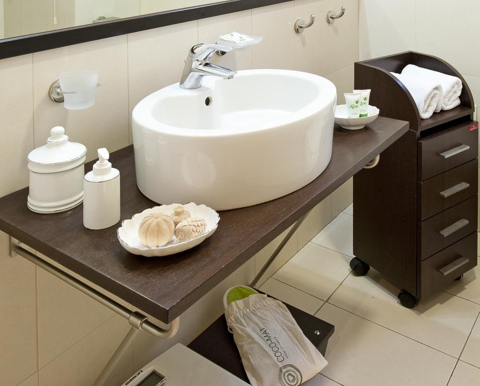 Efplias Hotel Apartments 피레아스 외부 사진