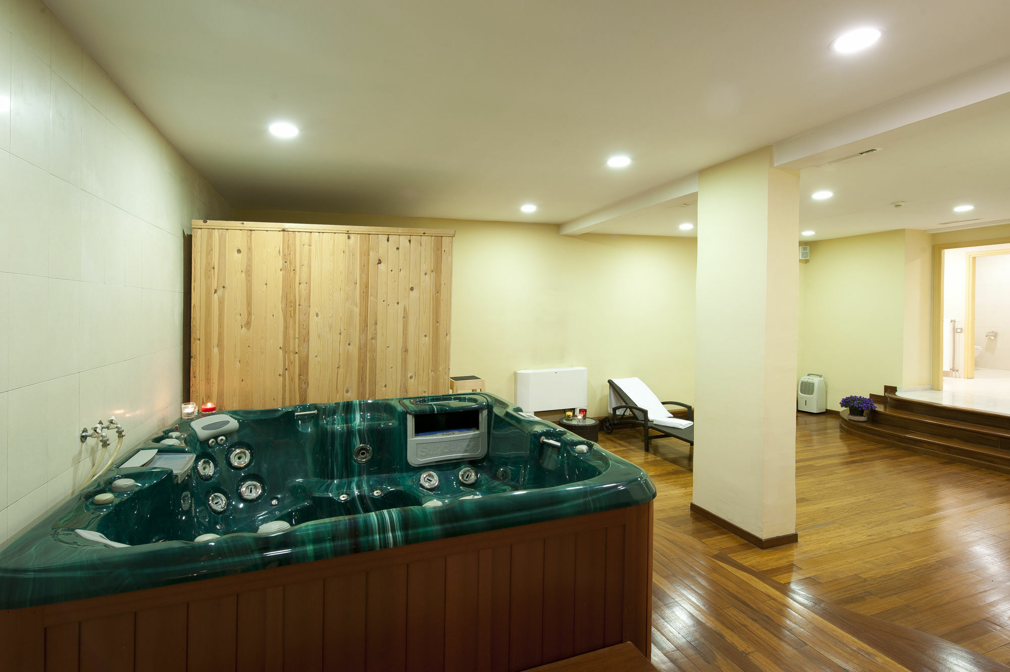 Efplias Hotel Apartments 피레아스 외부 사진