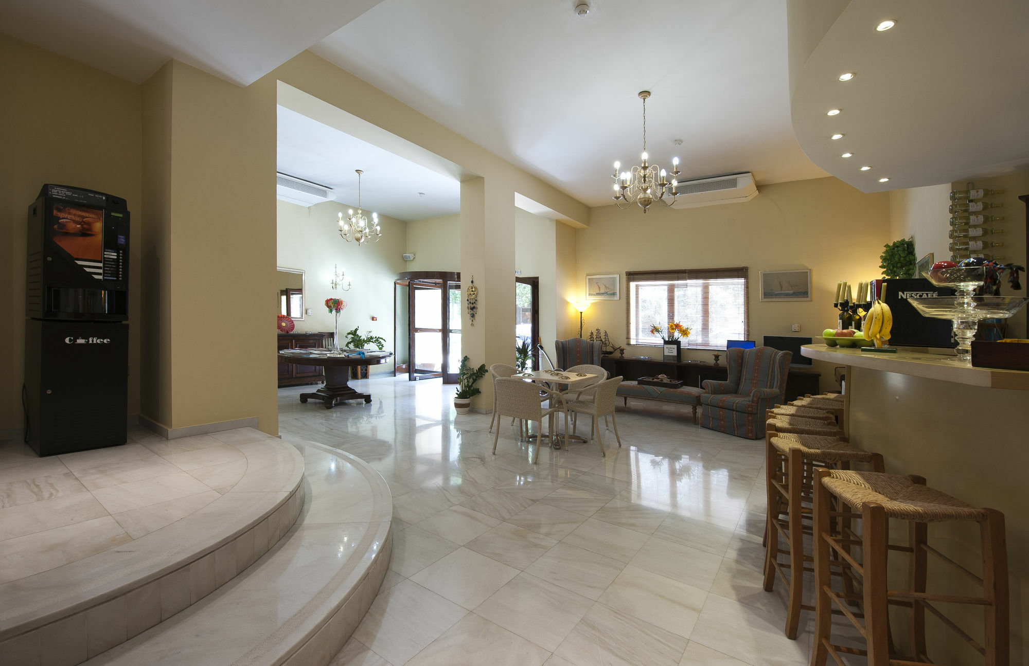Efplias Hotel Apartments 피레아스 외부 사진