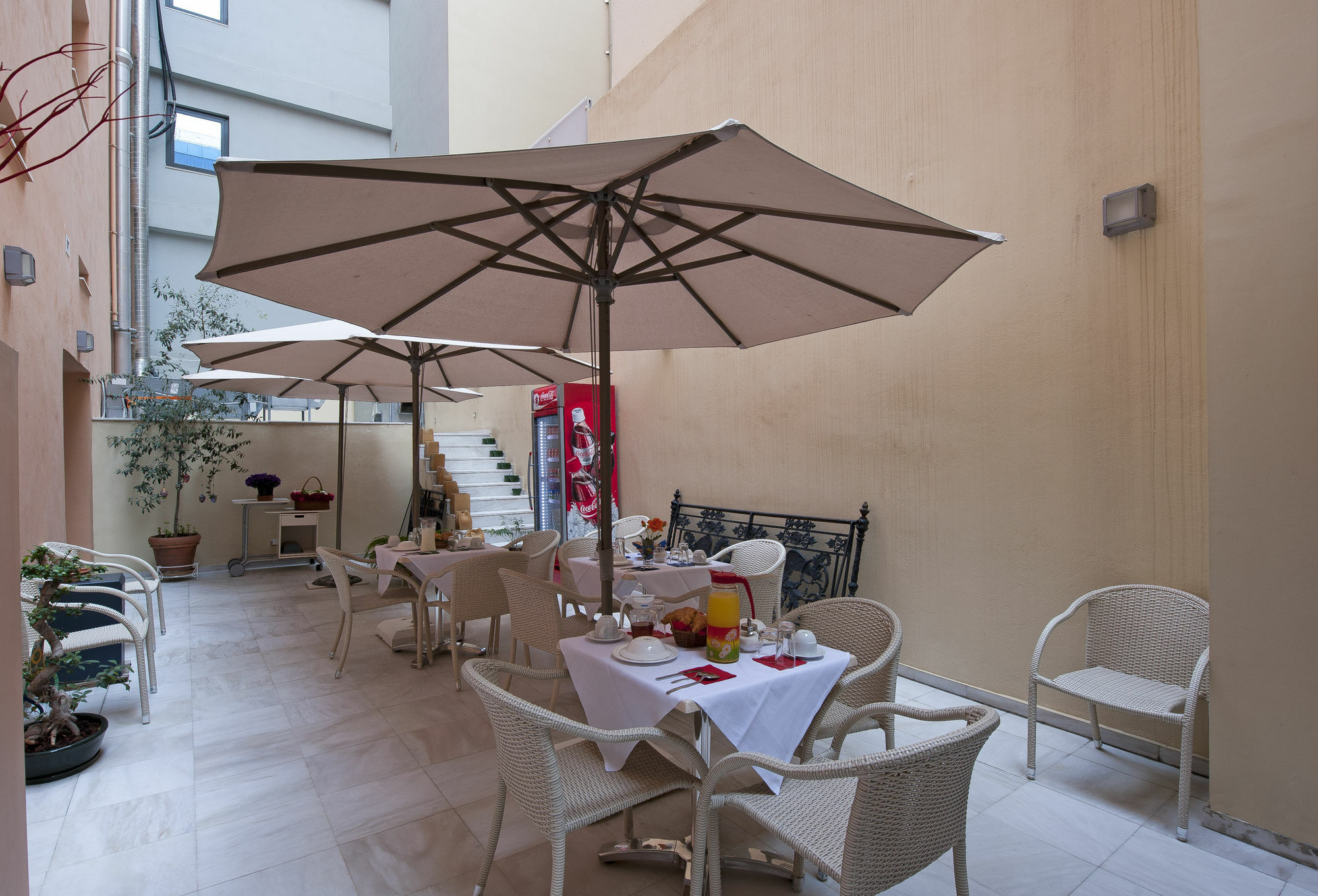 Efplias Hotel Apartments 피레아스 외부 사진