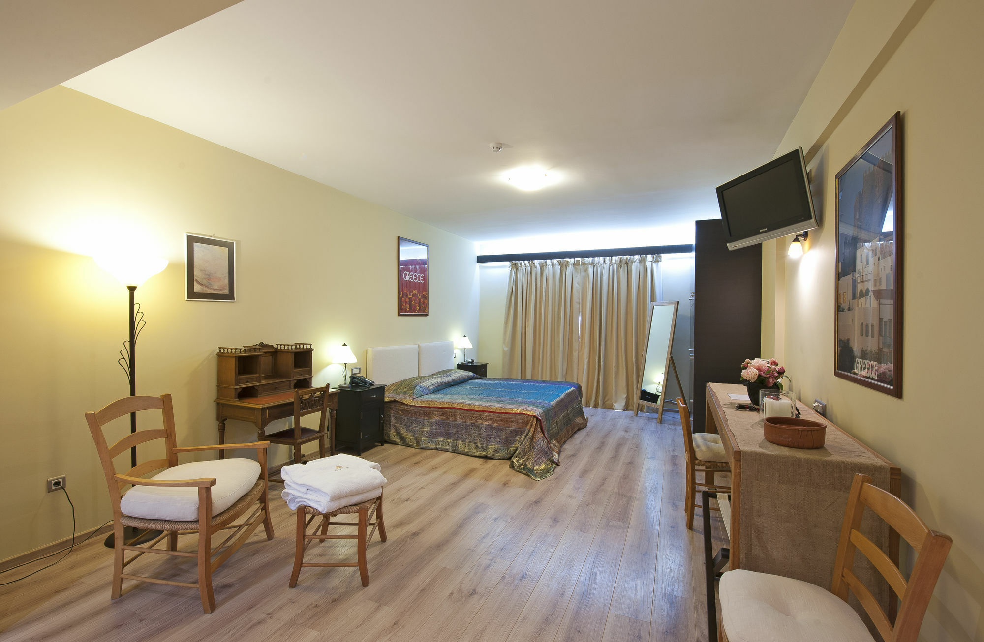 Efplias Hotel Apartments 피레아스 외부 사진