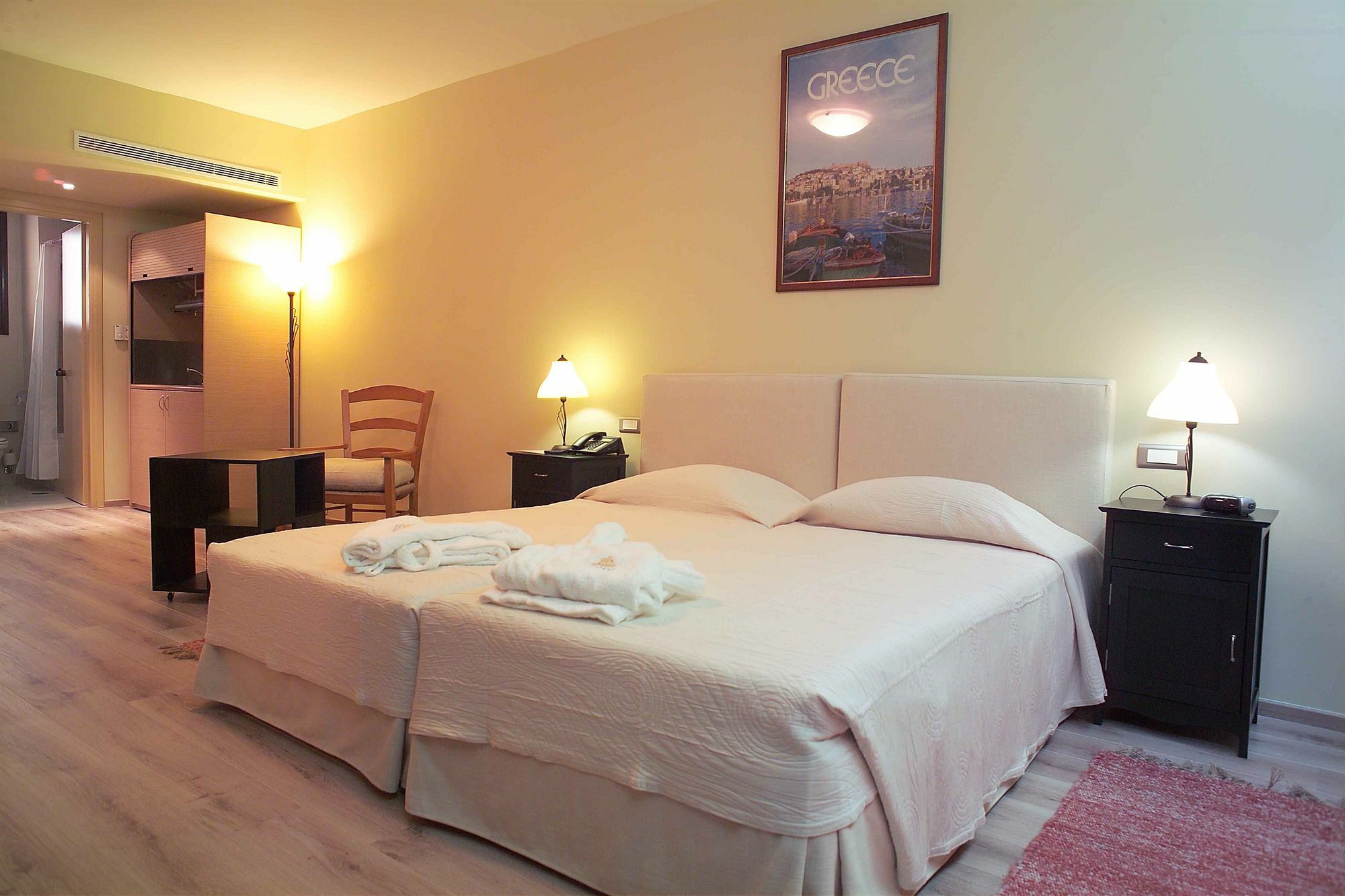 Efplias Hotel Apartments 피레아스 객실 사진