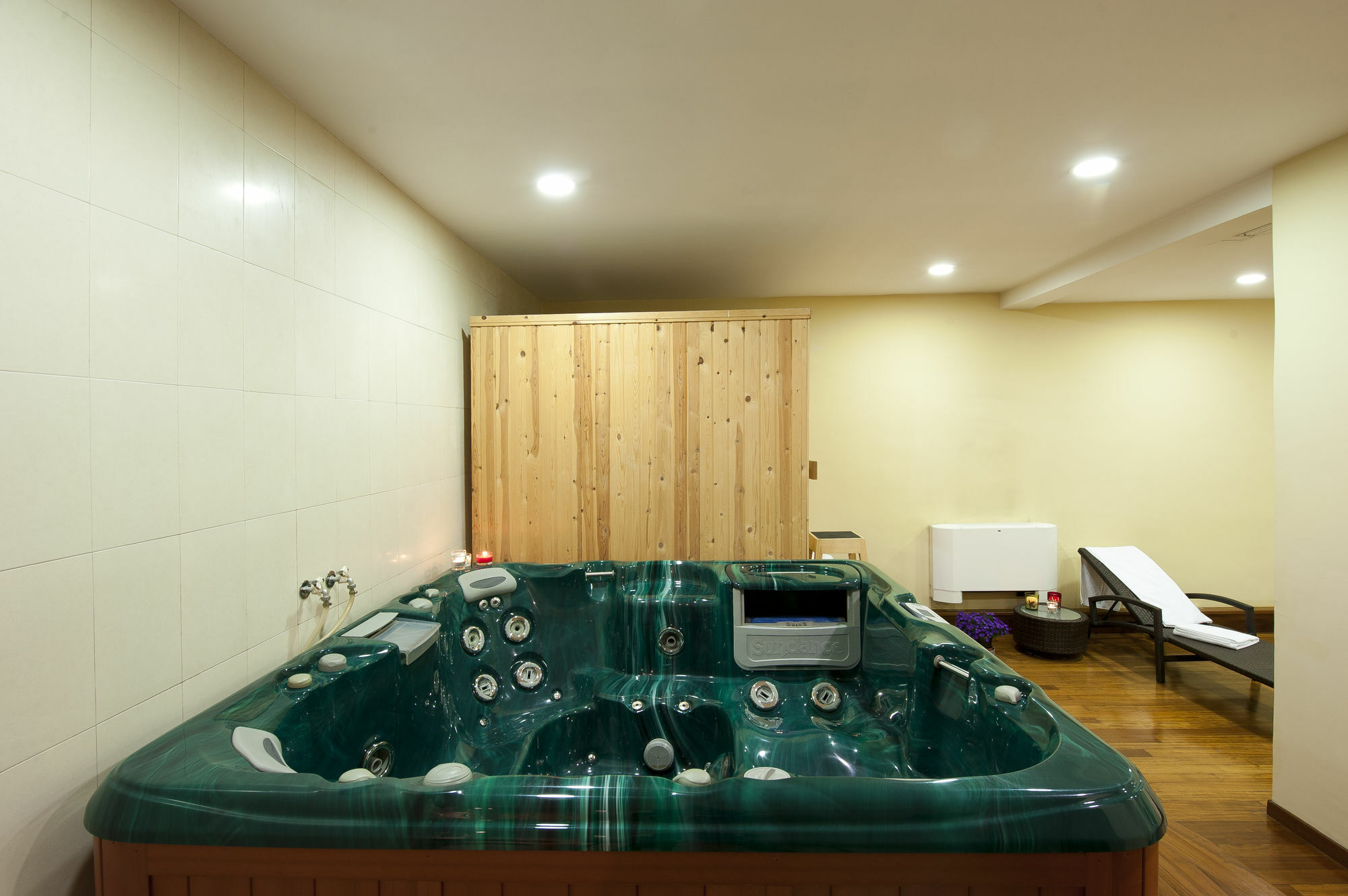 Efplias Hotel Apartments 피레아스 외부 사진