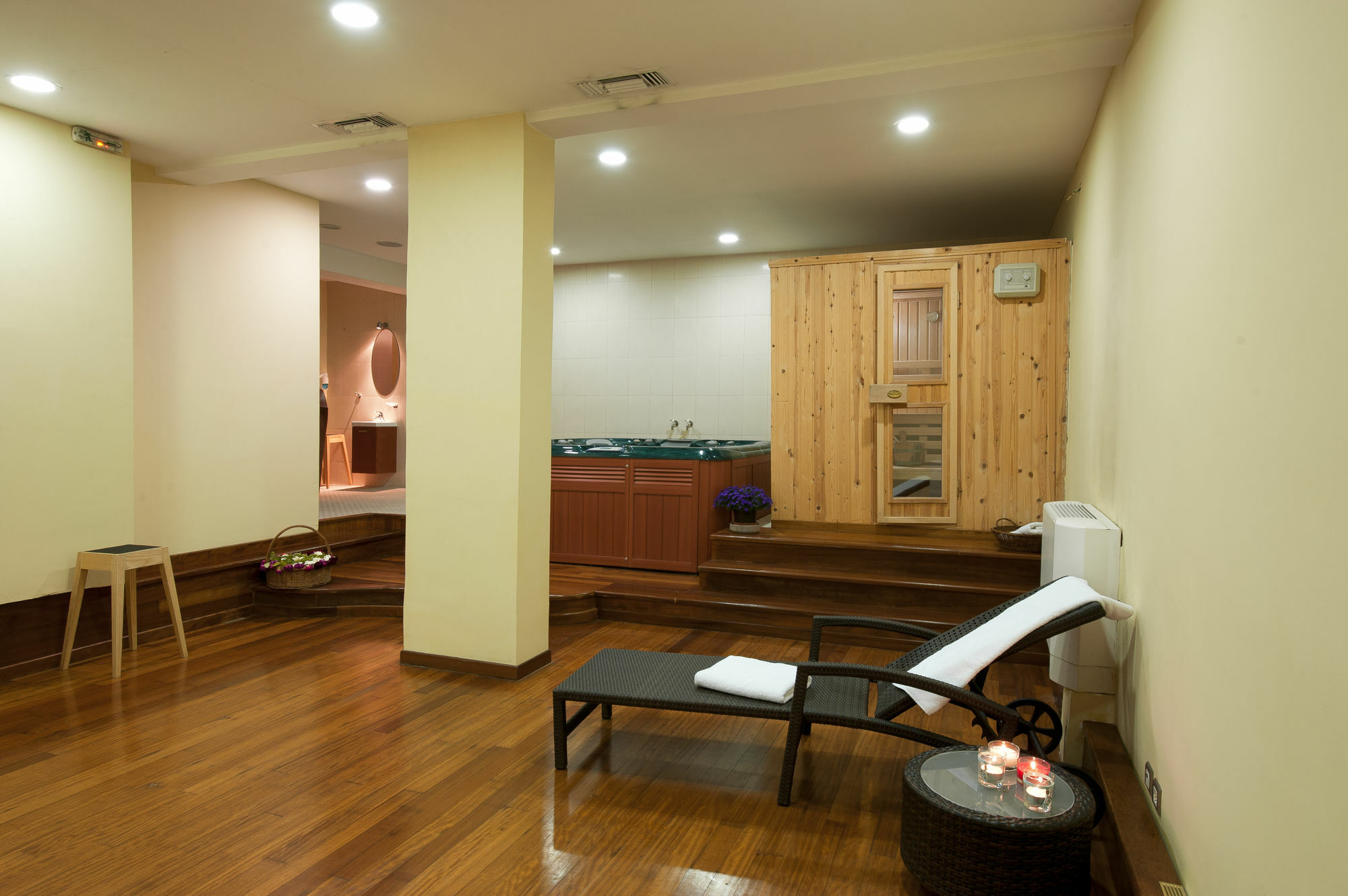 Efplias Hotel Apartments 피레아스 외부 사진