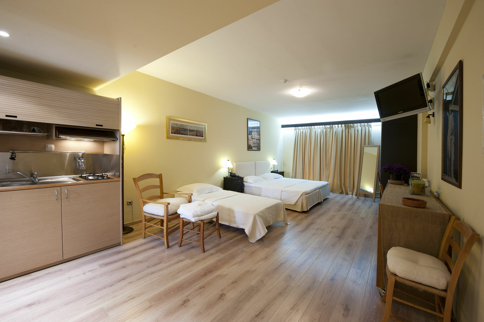 Efplias Hotel Apartments 피레아스 외부 사진